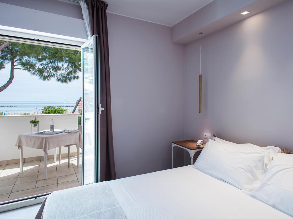 Mane Boutique Hotel โรเซโต เดญา อาบรูซซี ภายนอก รูปภาพ
